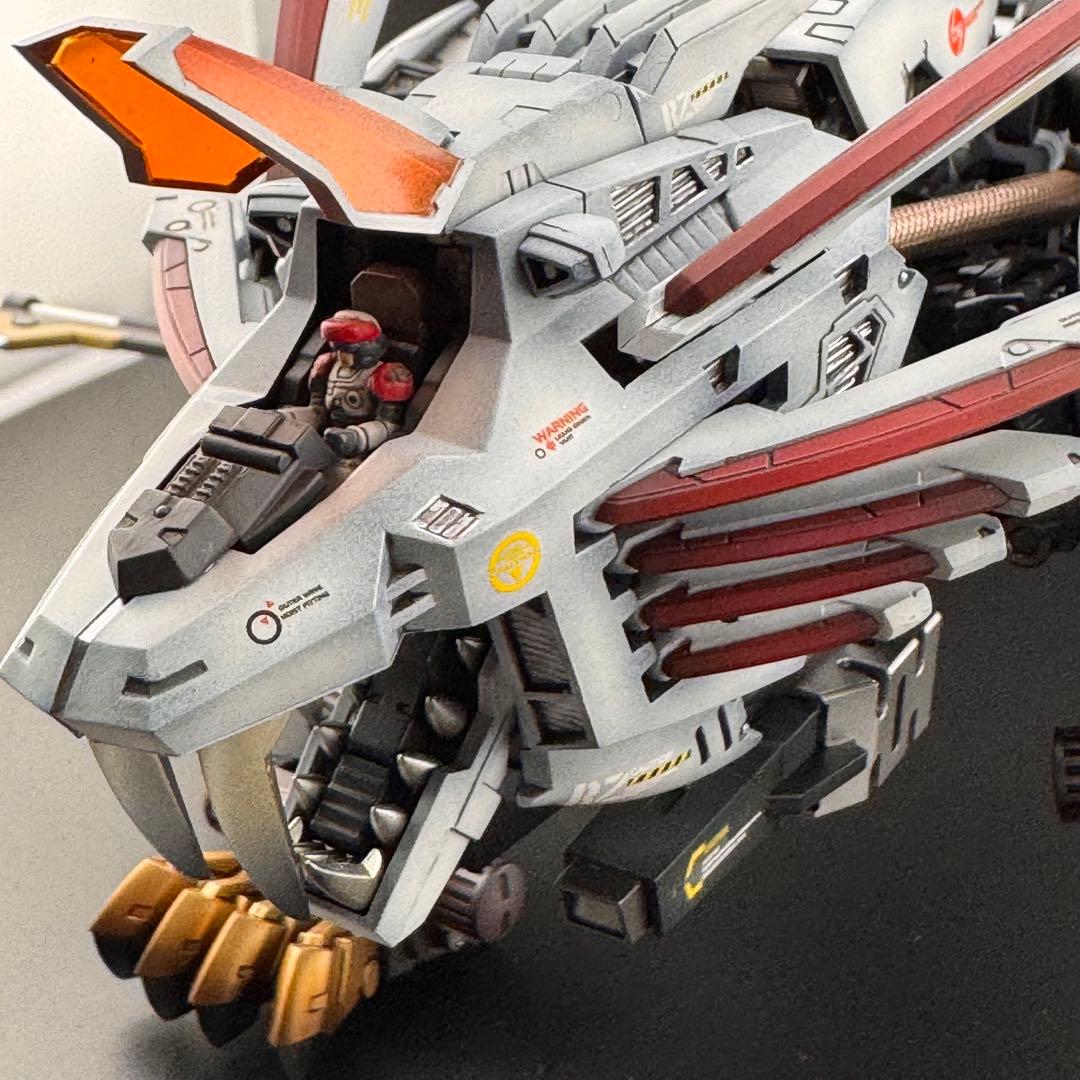 コトブキヤ ゾイド HMM ブレードライガー 全塗装 完成品