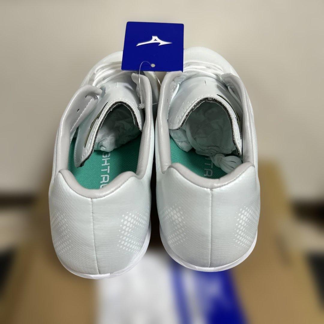 新品 未使用 未試着 ミズノ ライトレボエリート２ホワイト27.5cm