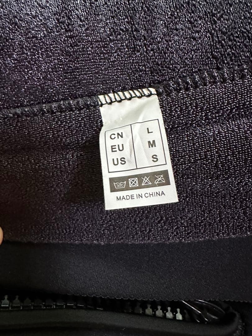 新品未使用タグ付き ウェットスーツ マリンスポーツ タッパー 黒 メンズ S