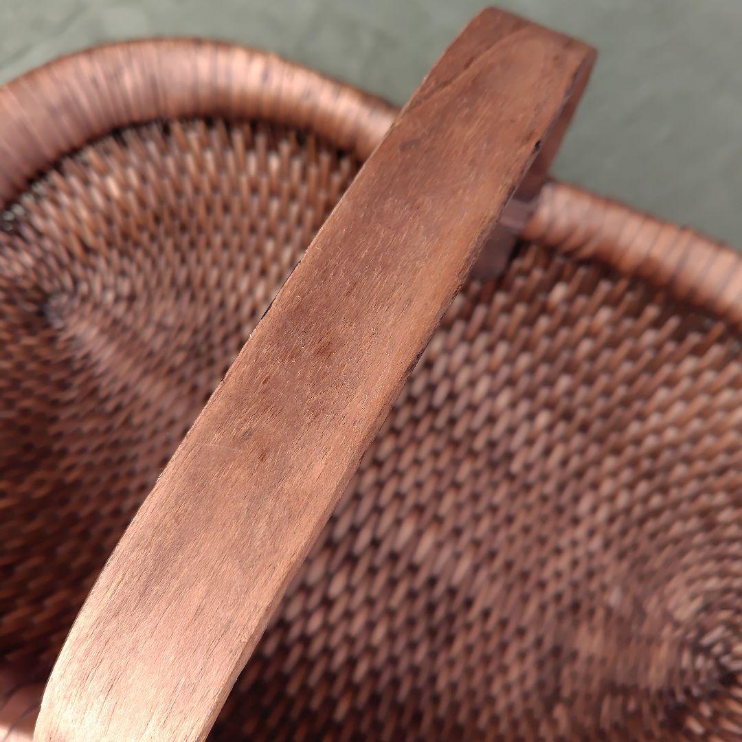 北欧ビンテージのジュニパー（セイヨウネズ）製のワンハンドル籠バスケット