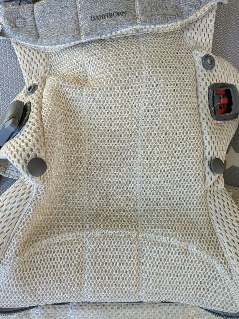 (値下げ)BabyBjorn 抱っこ紐 ベビージョルン ハーモニー クリーム 白