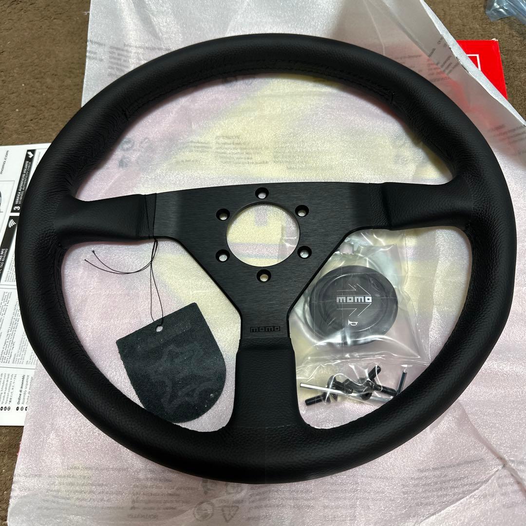 決算処分格安！正規品MOMOモンテカルロ350mm新品未使用！
