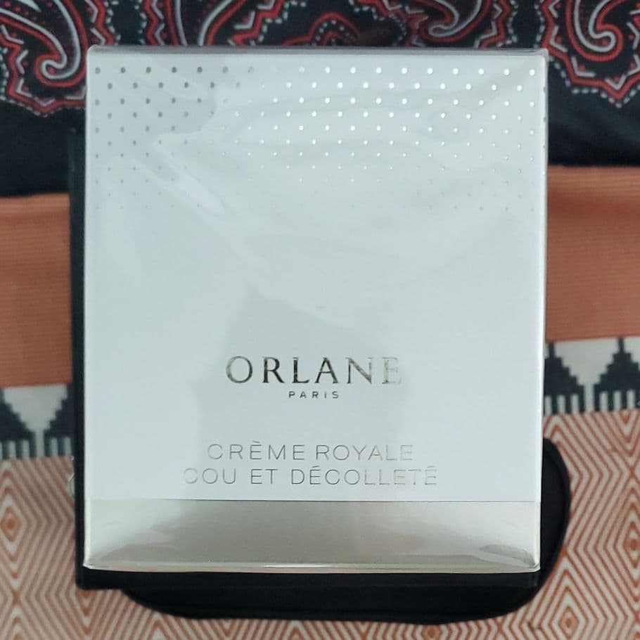 早い者勝ちです。!値下げしました！クレームロワイヤル ネック アンド デコルテ