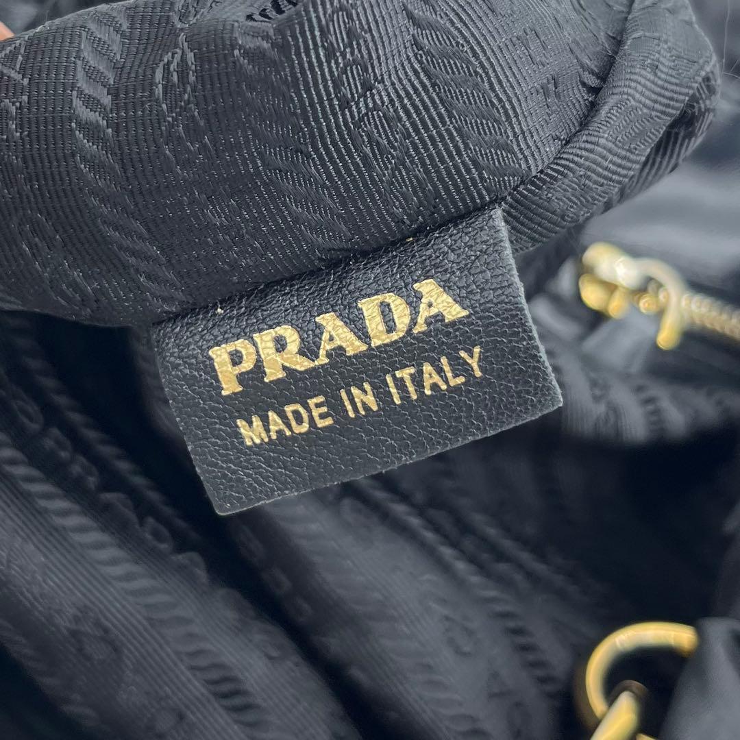 PRADAプラダ ボンバー ギャザー メタルロゴ G金具 2WAYハンドバッグ黒