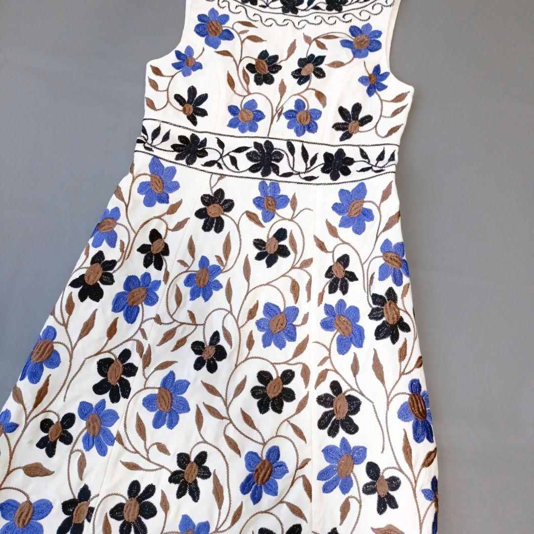 【グレースコンチネンタル】ロングワンピース　花柄　刺繍　近年モデル　ウール　総柄