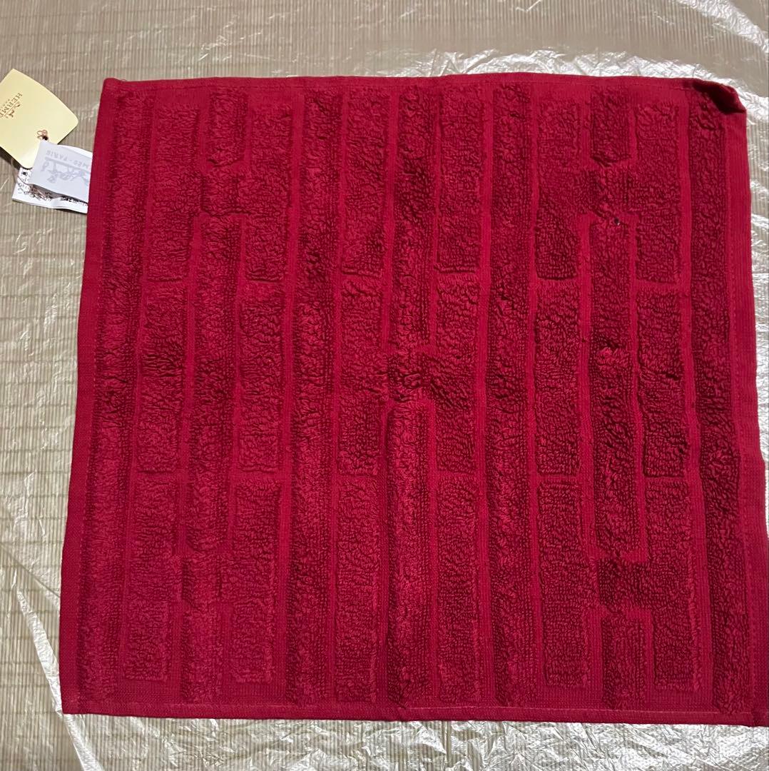 未使用下げ札付きエルメスフェイスタオル1枚と タオルハンカチ2枚　エルメスタオル