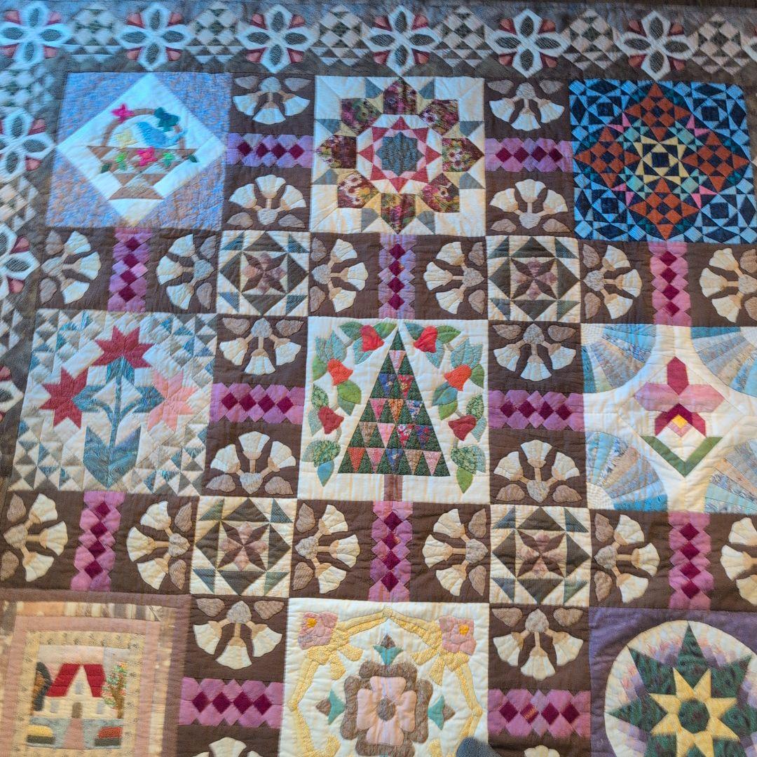 カラフルな手作りキルト