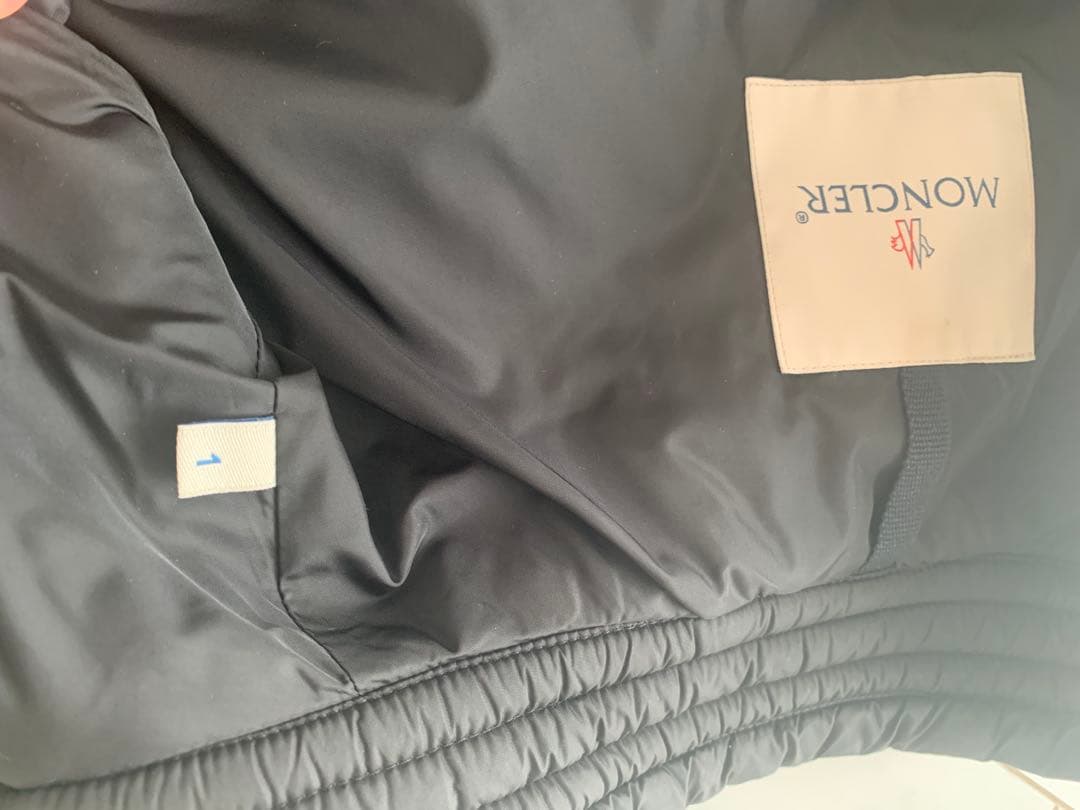 モンクレールダウンベスト　キルティング　レザーロゴパッチ　希少サイズ1（M）