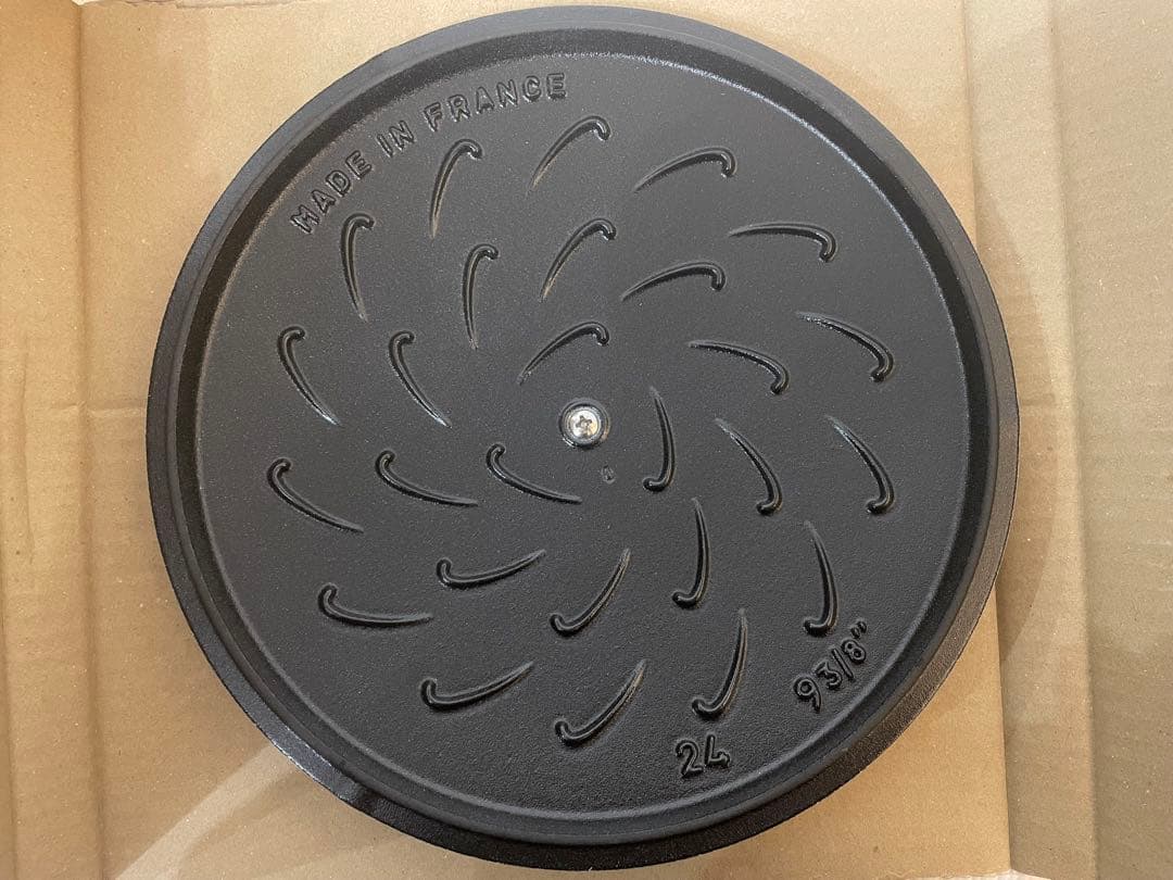 〈新品〉ストウブ　スノークリスタル　ココット　ホワイト