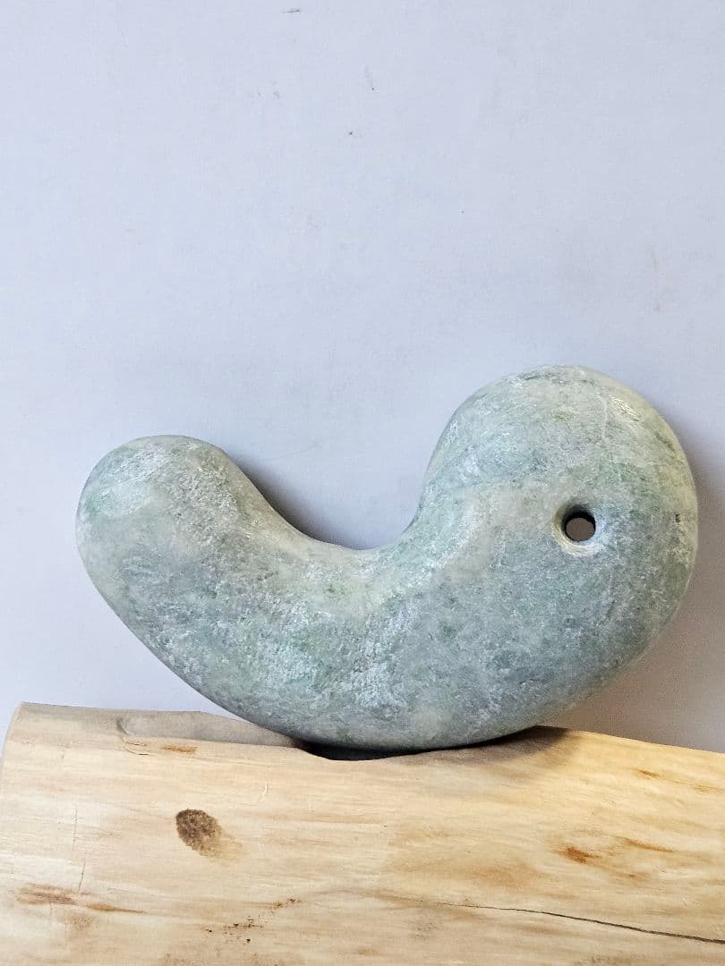 専用 綺麗表面　特大勾玉　　　　　　流線形の勾玉