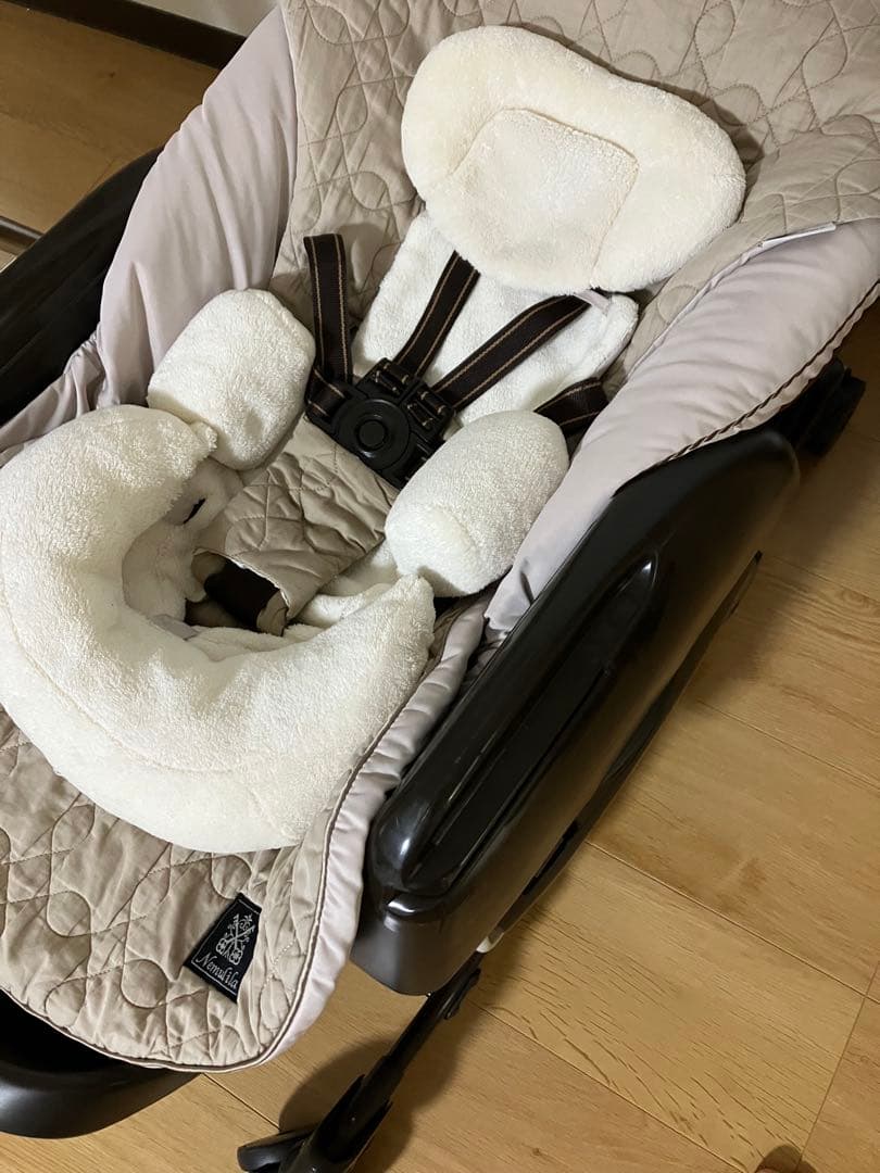 コンビネムリラAUTO SWING抱っこプラスお譲り先様募集中です。