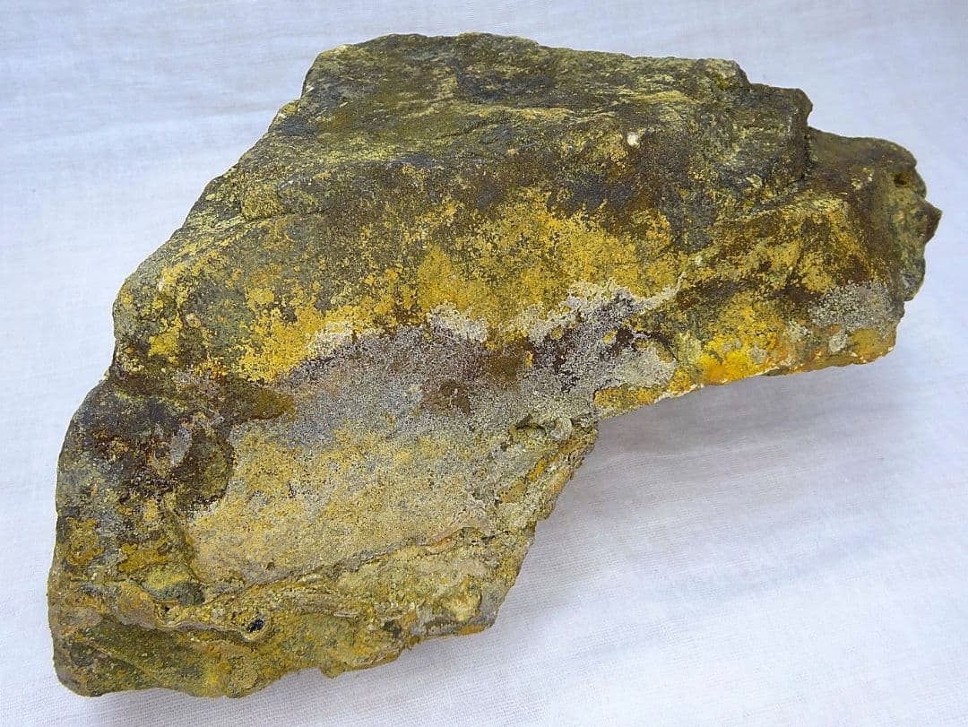 超レア!!高線量!!増富温泉ラジウム黒鉱石（154)お風呂用