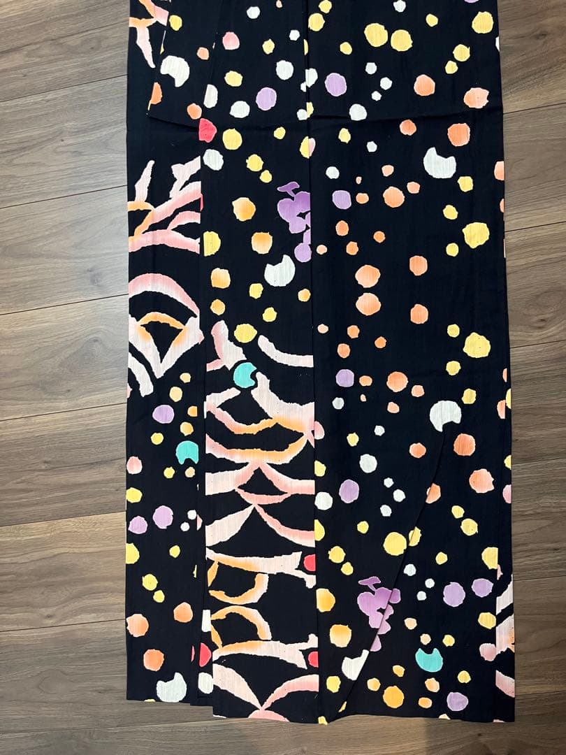 期間限定価格◆ツモリチサト◆注染 黒 浴衣 カラフルドット 猫 ぶどう 青海波柄