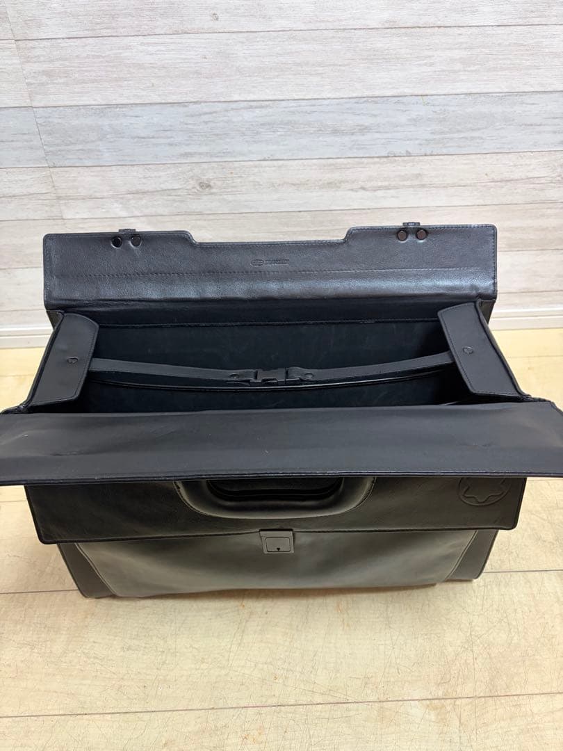 モンブラン マイスターシュテュック レザー アタッシュケース ロック付