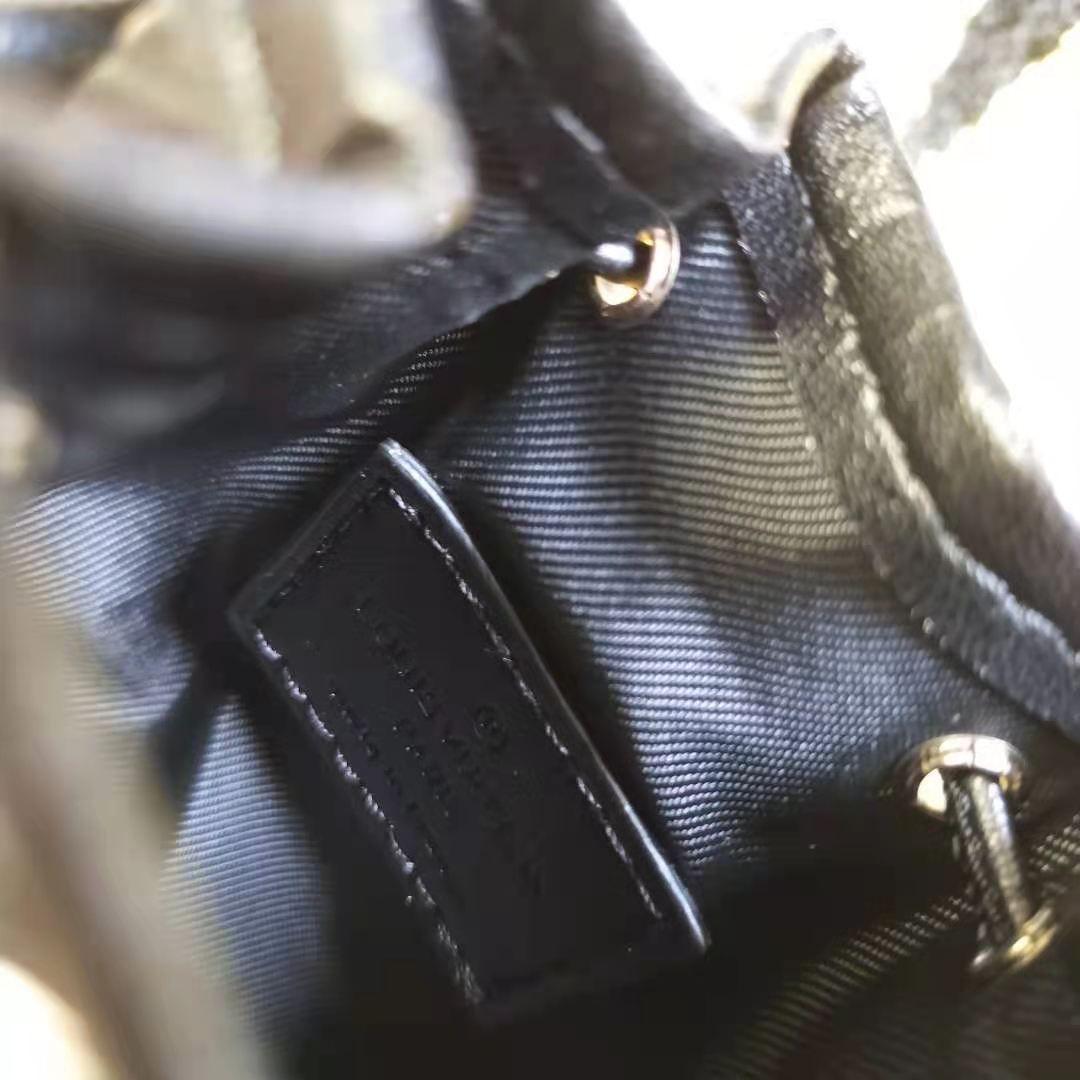 LOUIS VUITTON × 草間彌生ミニバケットバッグペンダント