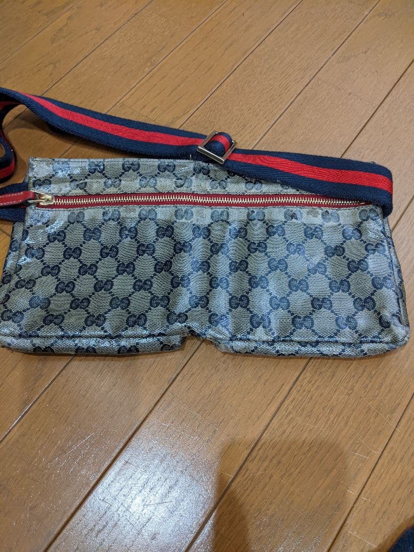 Gucci GGパターン ボディバッグ　ウエストポーチ