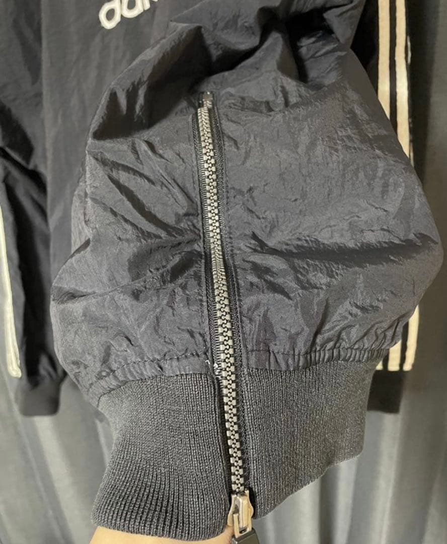 常田大希着用 adidas ナイロンプルオーバー90s 万国旗 King Gnu