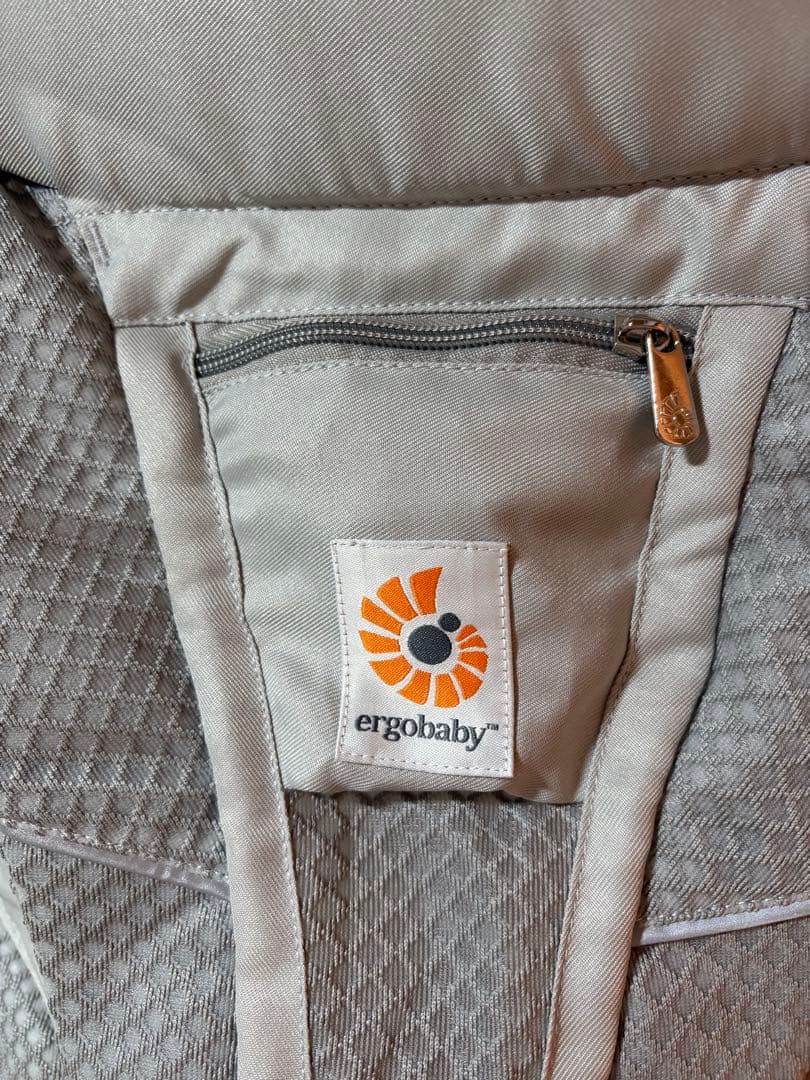 ergobaby 抱っこ紐 グレー【新品同様】1度のみ使用