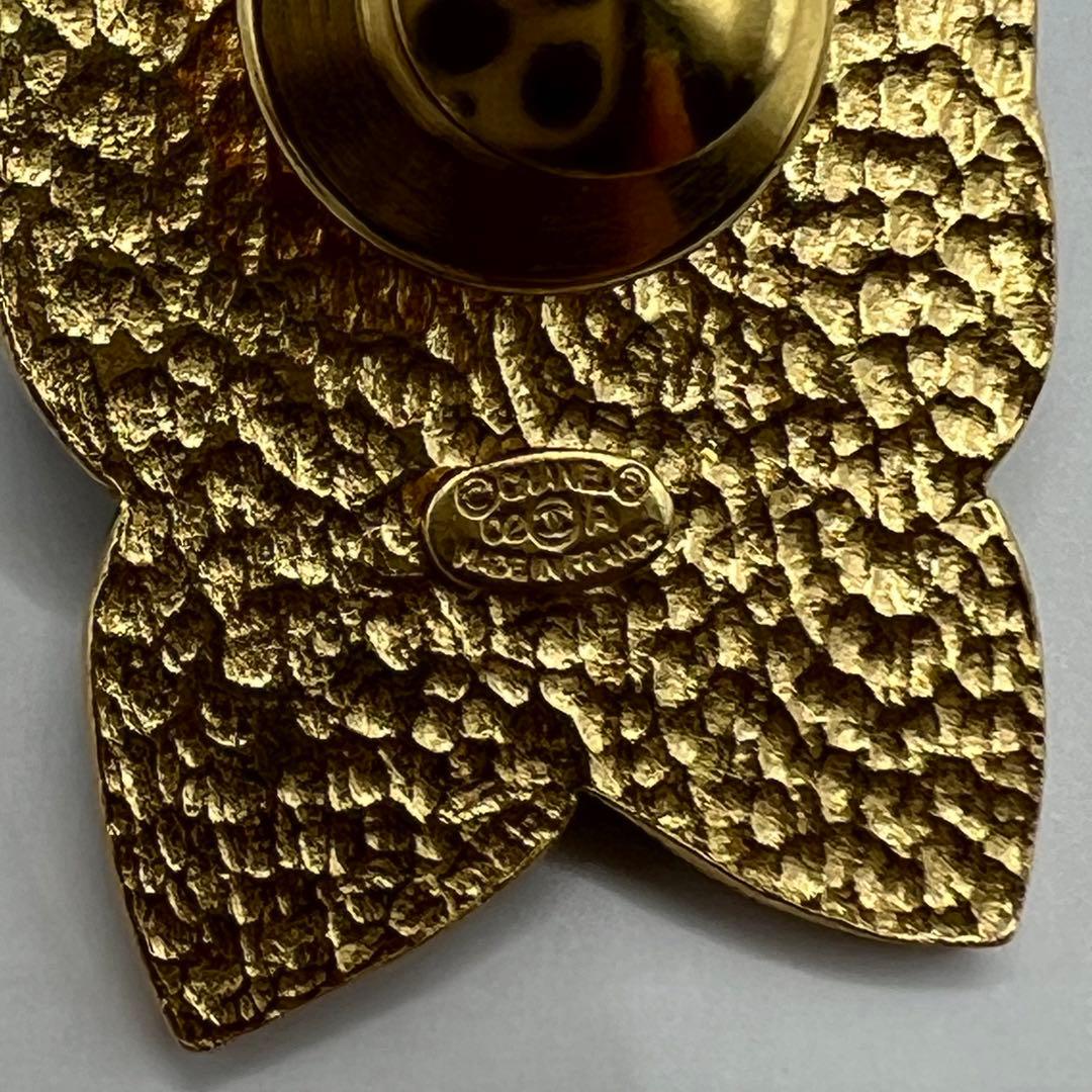 【未使用に近い】シャネル ピンブローチ カメリア パールモチーフ 02A