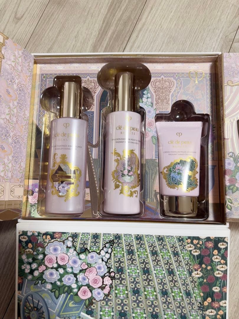 クレ・ド・ポー ボーテ ノベルティ