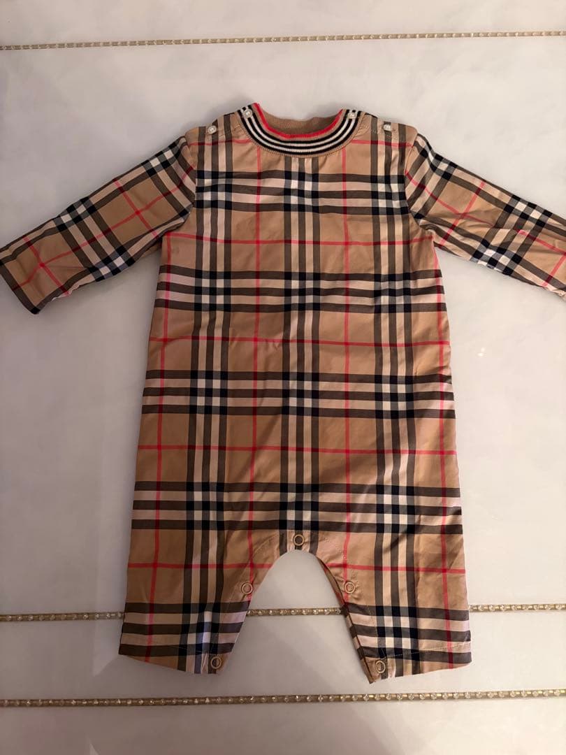 ピ*ピ様 BURBERRY チェック柄ロンパース 6M