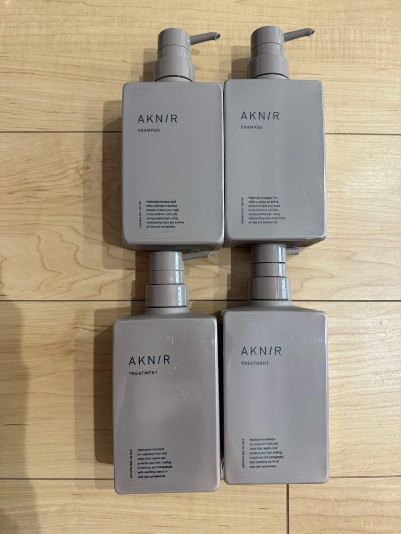 AKNIRアクニー シャンプー &トリートメント 【 ローズxサンダルウッド4本