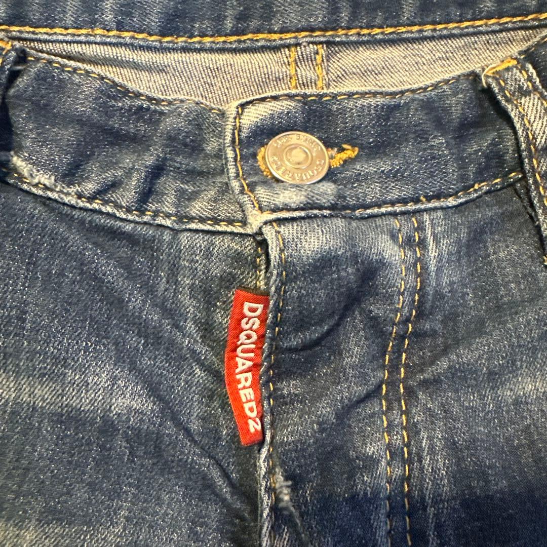 DSQUARED2 ダメージ加工ショートパンツ