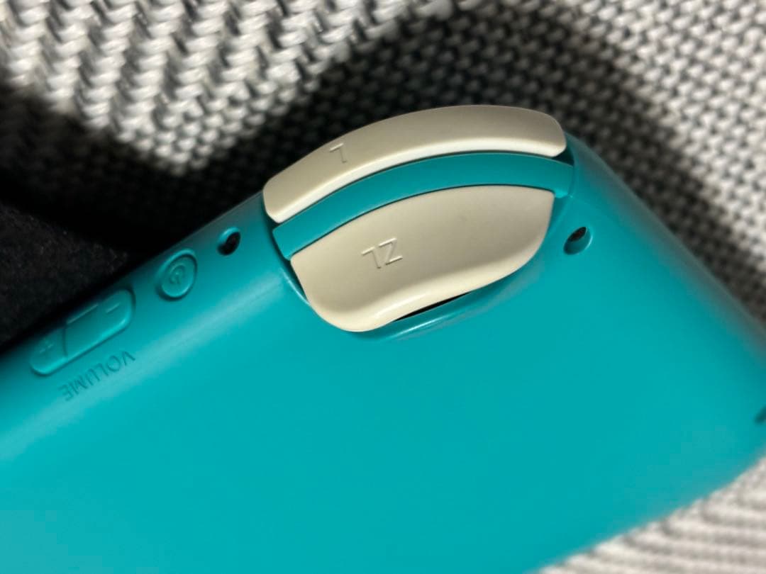 R*i様 Nintendo Switch Lite ターコイズブルー 本体　中古