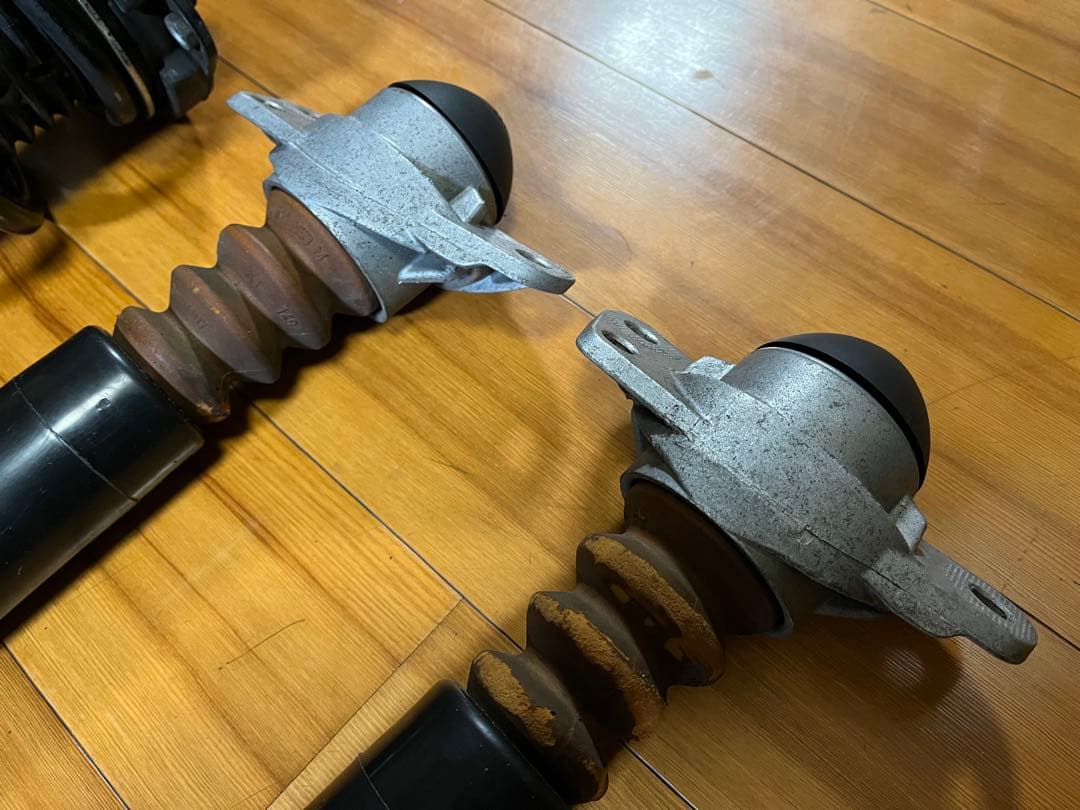 limeさま専用 VW ゴルフ6 1KCAV サスペンション ダストカバーセット