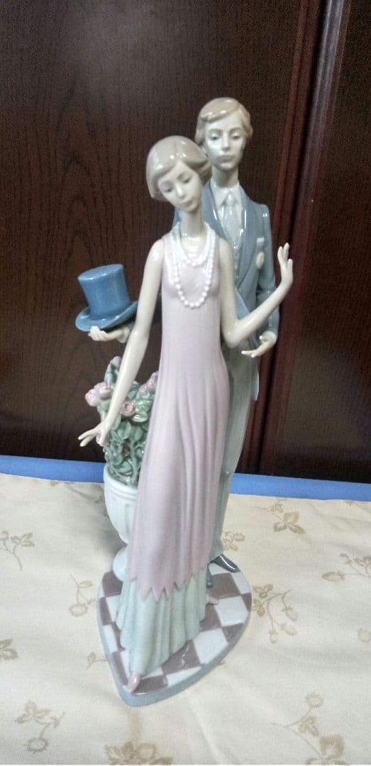 ヨシカネ リヤドロ　若い外交官　廃盤 　　高さ36・5㎝