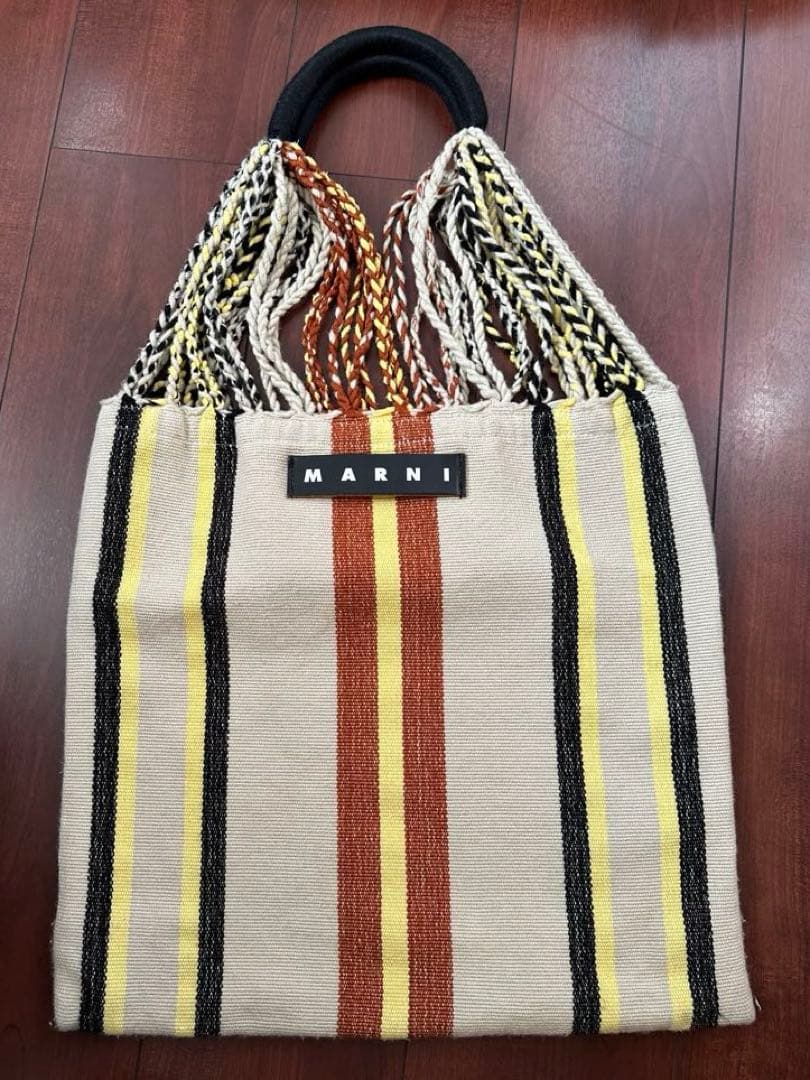 マルニマーケット　エクリュ