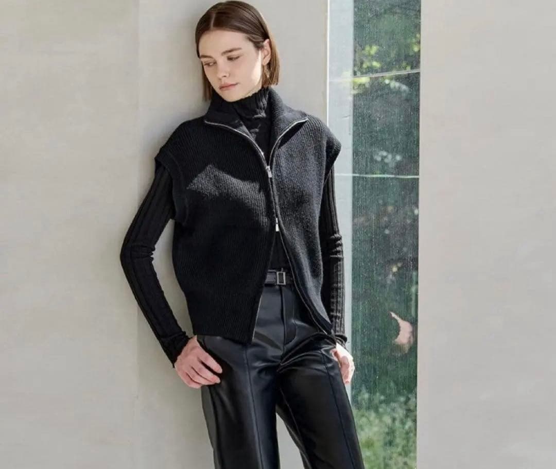 美品　YONFA ウールカシミヤジップベスト (black)