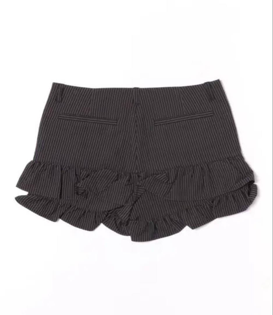 ピンストライプ ティアード ショートパンツ　ティーナジョジュン