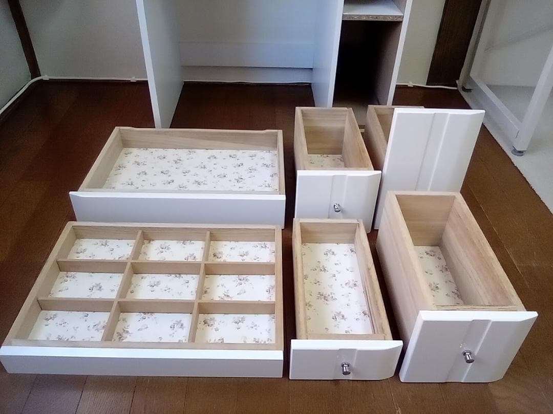 ドレッサー 三面鏡 鏡台 白 ホワイト 引出し 収納 コンセント 照明 送料込み