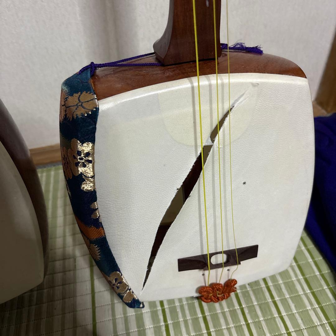 三味線　2本 K9 金　皮破れ　和楽器　胴内部ギザギザ有り