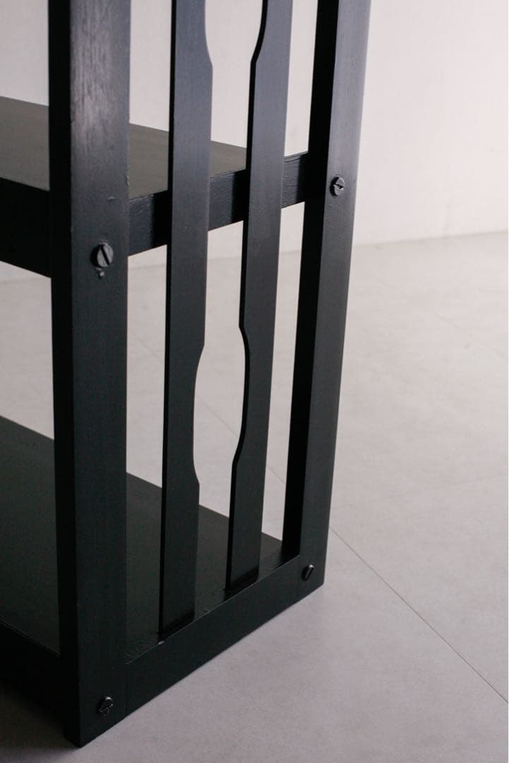 黒塗り　本棚　収納棚　飾り棚　ブックシェルフ　キャビネット　アンティーク　古家具