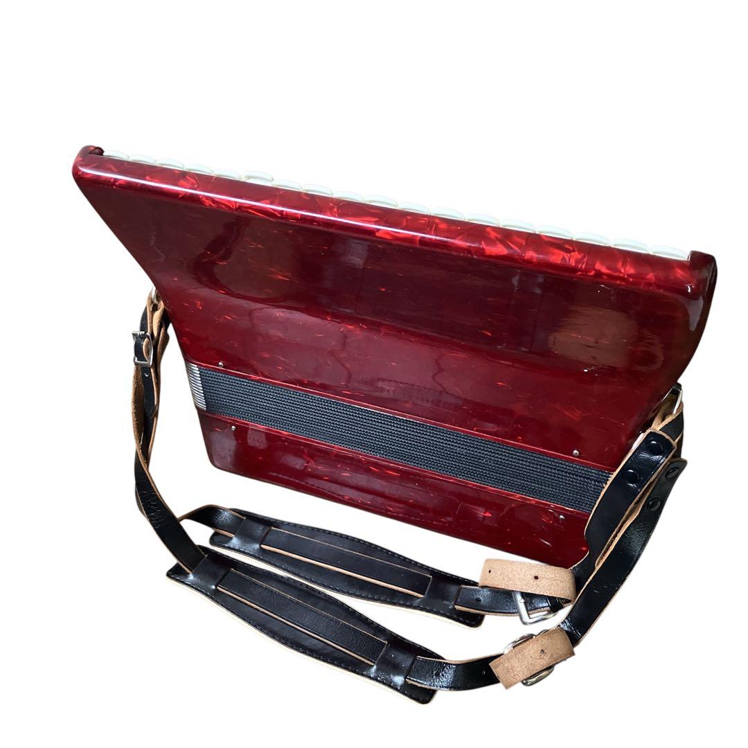 YAMAHA 赤 アコーディオン 30鍵盤　8905