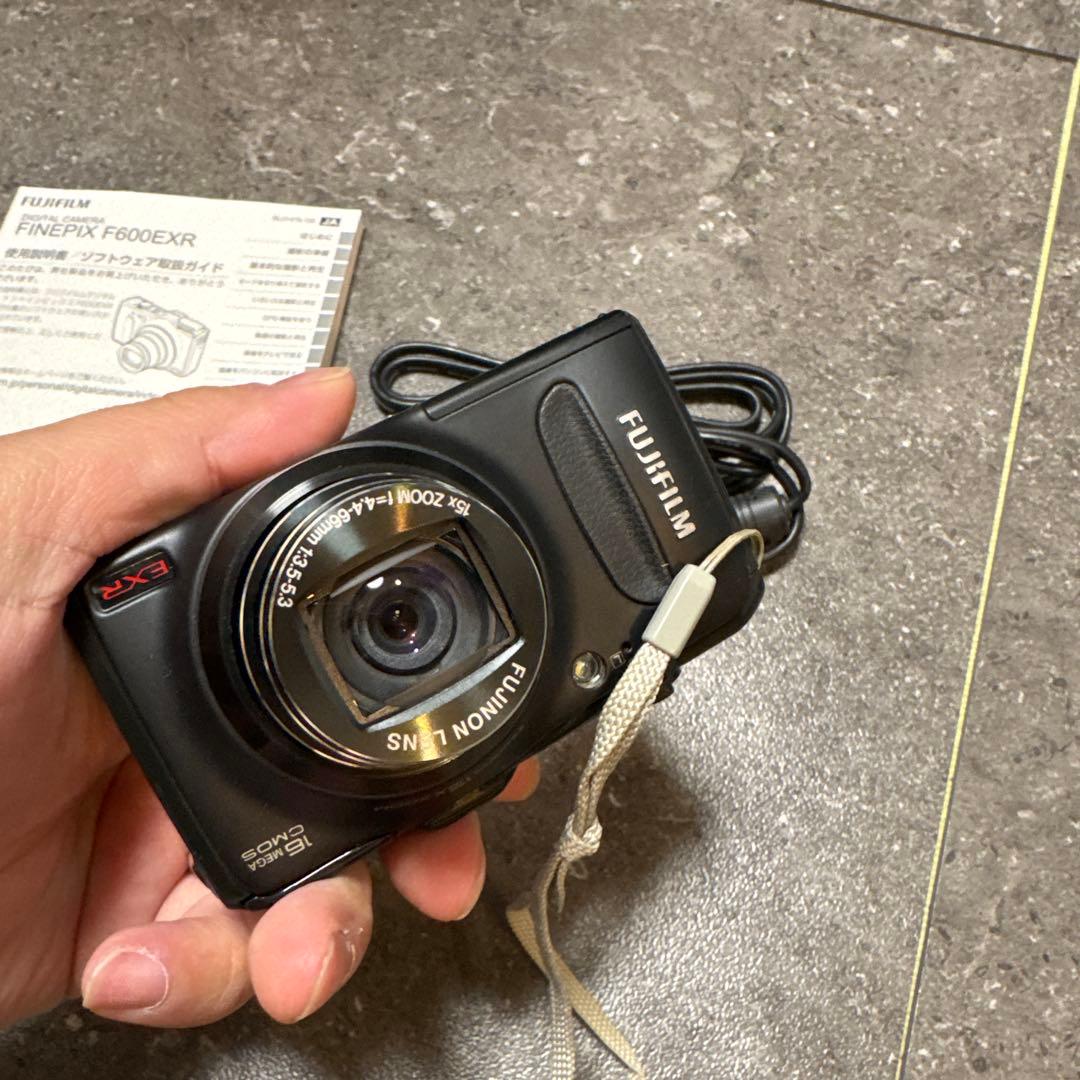 コンパクトデジタルカメラ FUJIFILM FINEPIX F600EXR
