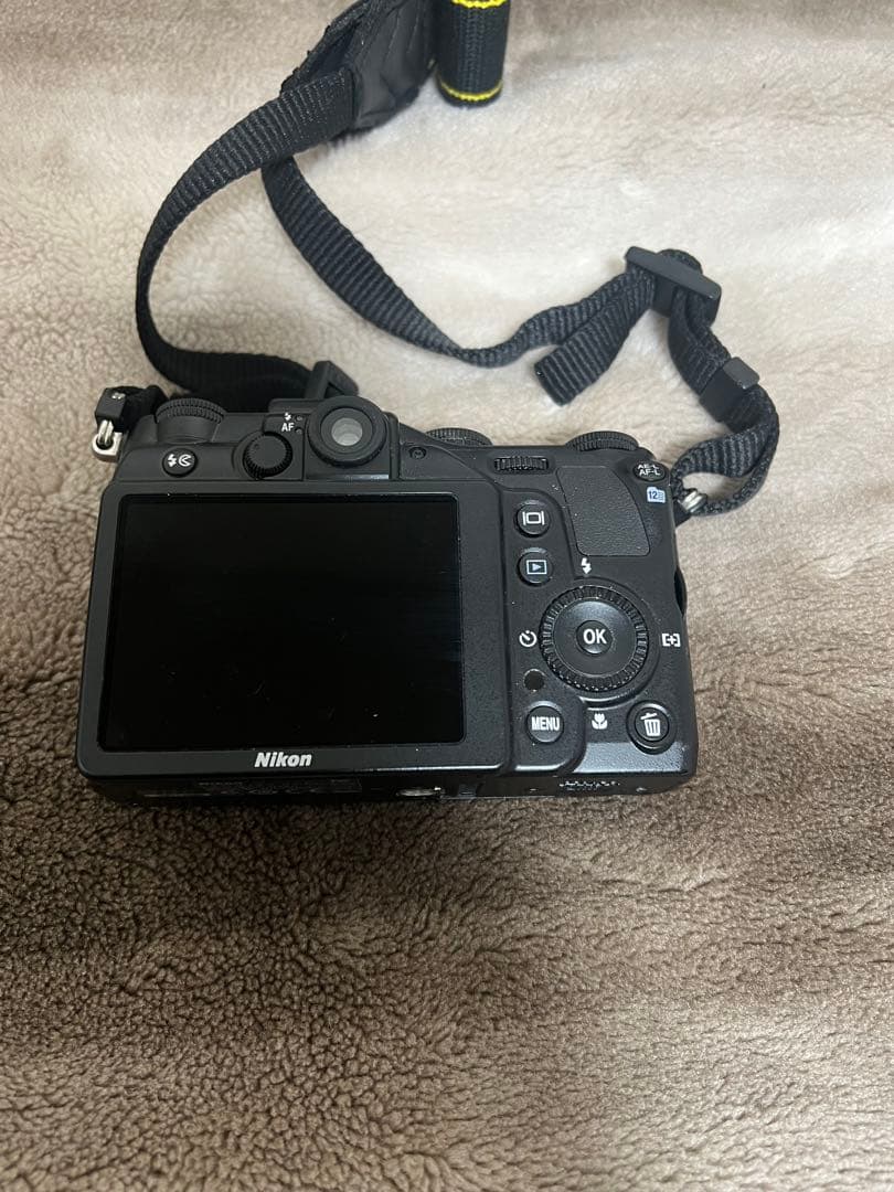 Nikon coolpix P7000 コンパクトデジタルカメラ