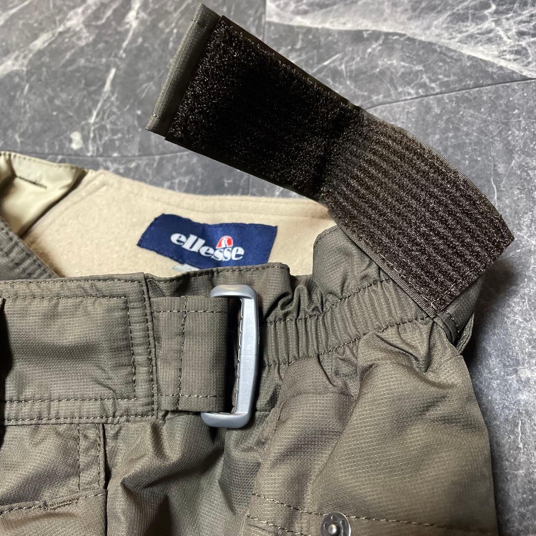 ellesseスノーボードウェア女性用 Lライトグレー　エレッセスキーウェア上下