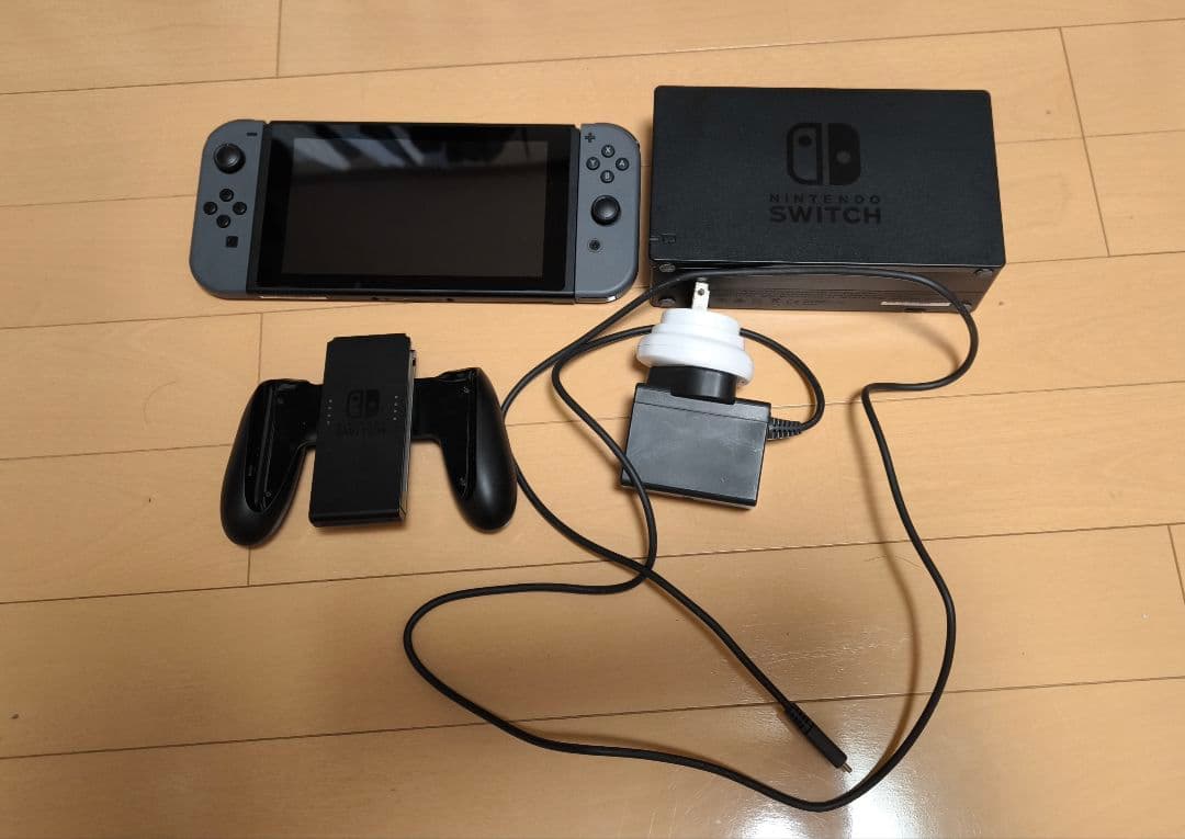 Nintendo Switch （イギリスにて購入。日本国内使用可能）