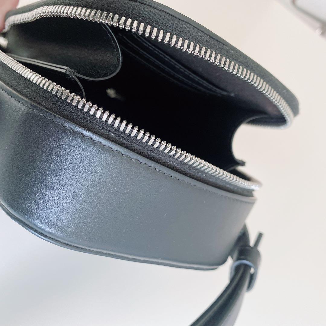 【美品】フェラガモ ミニショルダーバッグ ボディバッグ