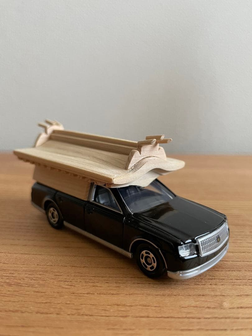 新品 114 トヨタ センチュリー 霊柩車 宮型 改造 木製 ミニカー トミカ