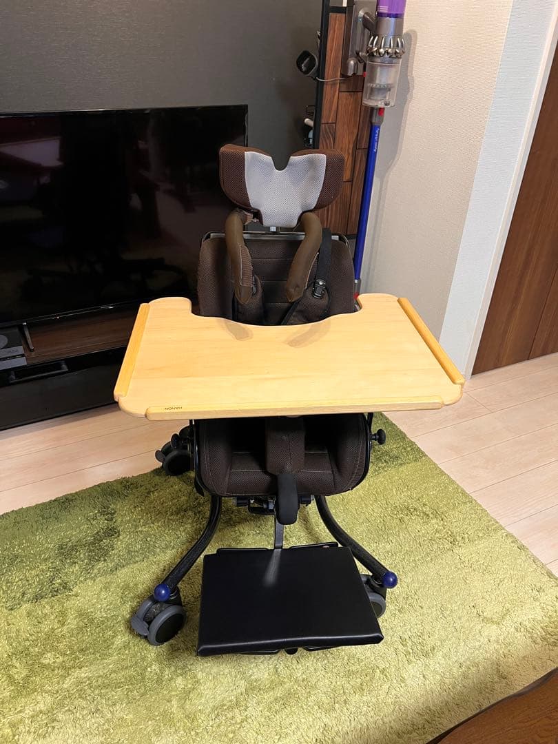 座位保持椅子パンダ・昇降式・テーブルつき