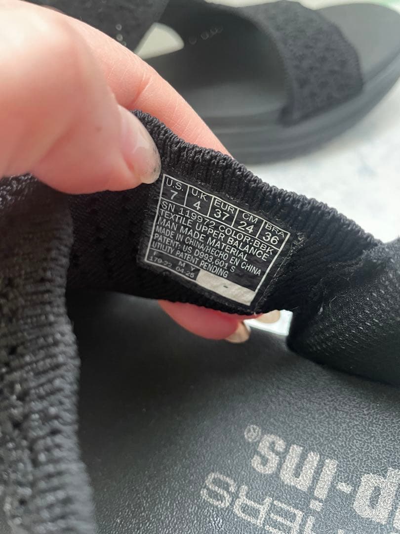 SKECHERS Slip-ins スリップイン サンダル 黒　24