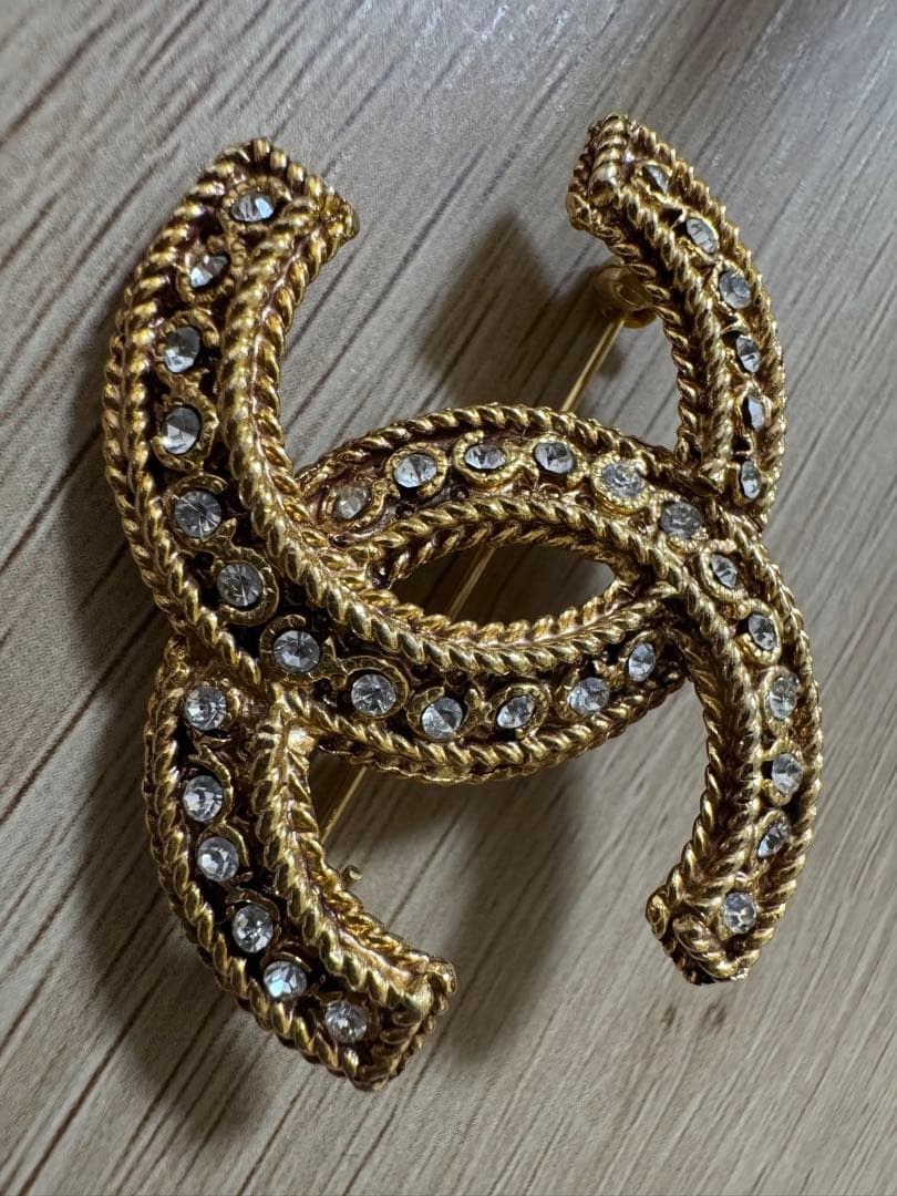 CHANEL ゴールド ブローチ