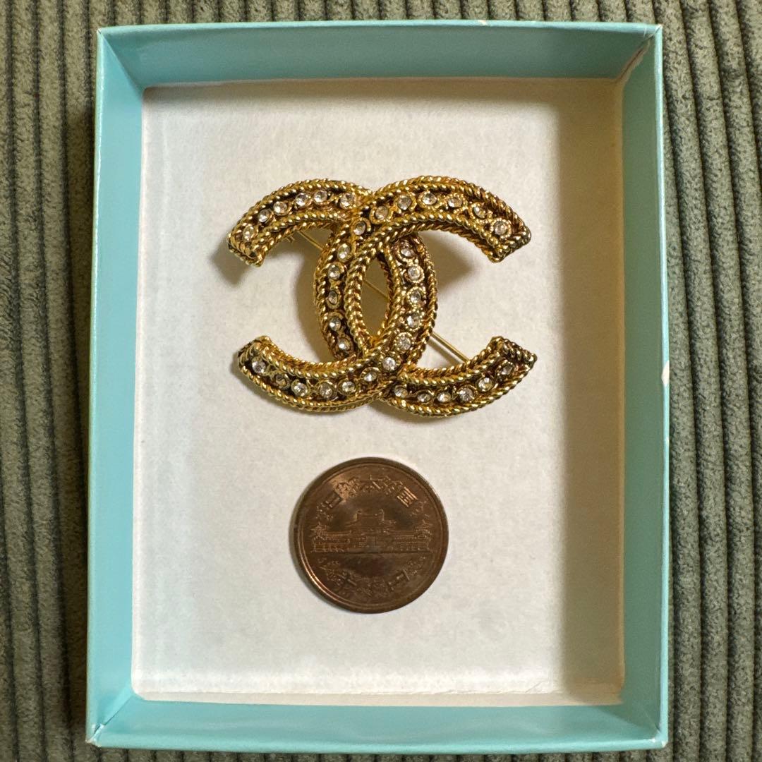 CHANEL ゴールド ブローチ