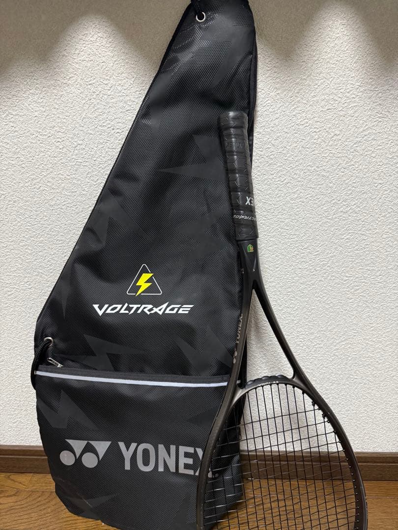 ヨネックス　ボルトレイジ8v 新色シェリーシルバー