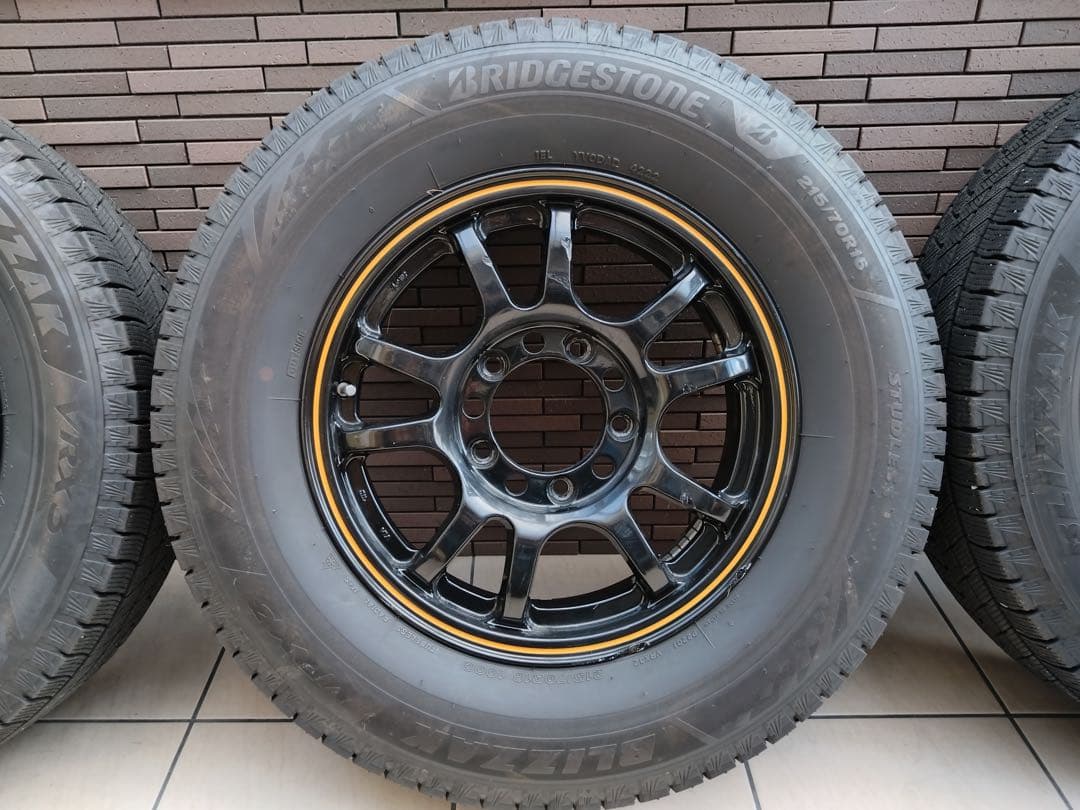 ジムニースッタットレスタイヤ　BLIZZAK VRX3