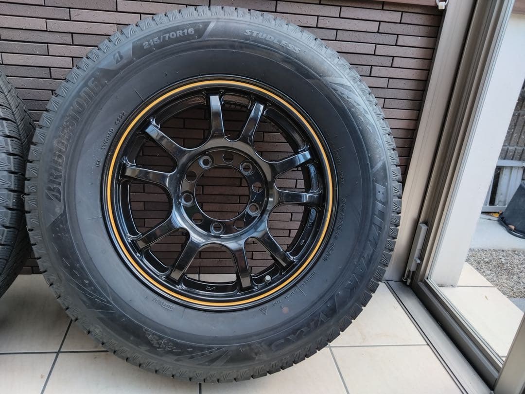 ジムニースッタットレスタイヤ　BLIZZAK VRX3